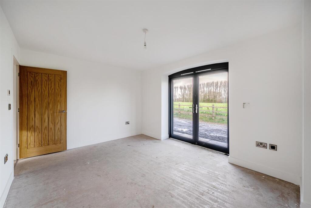 Optional bedroom / reception room