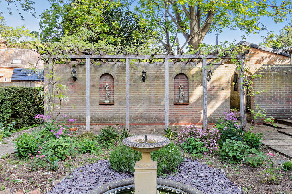 8646346-exterior0...