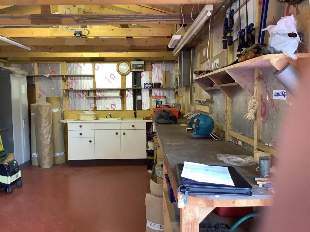 garage3.jpg