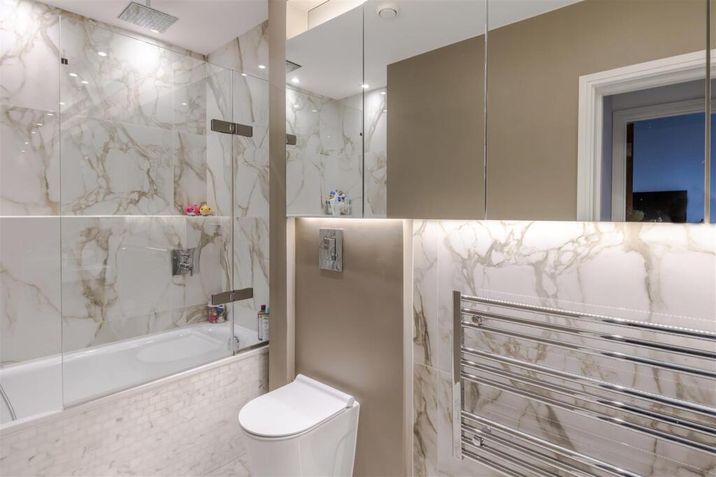 Bathroom--1.jpg