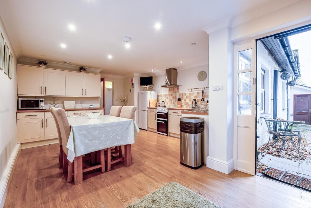 2 Croft Cottage &amp; Studio
