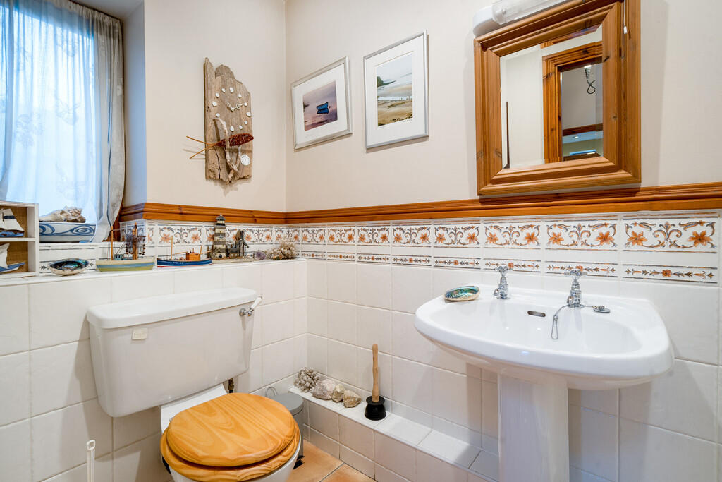 Downstairs Shower...