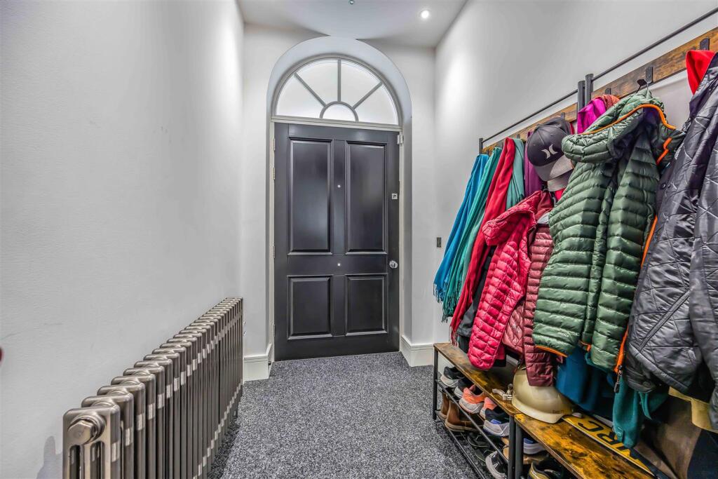 Apartment B, Clearwater Apartments, South Parade, 