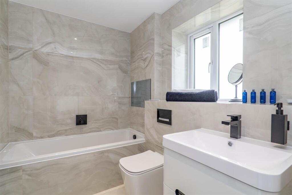 Bedroom Four Ensuite