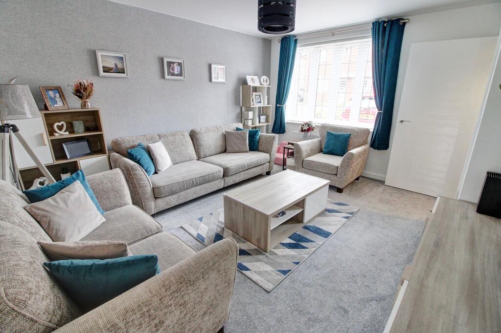 7. Lounge