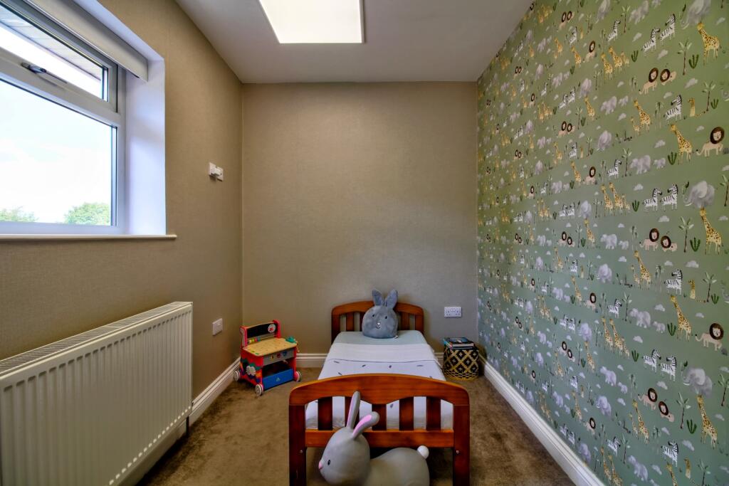 Hall Close Stoneleigh - Matt Clinton EweMove Kenil