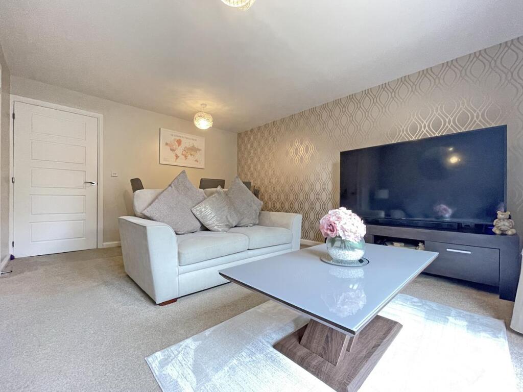 Spindle Crescent 91 - Living Room Three.jpg