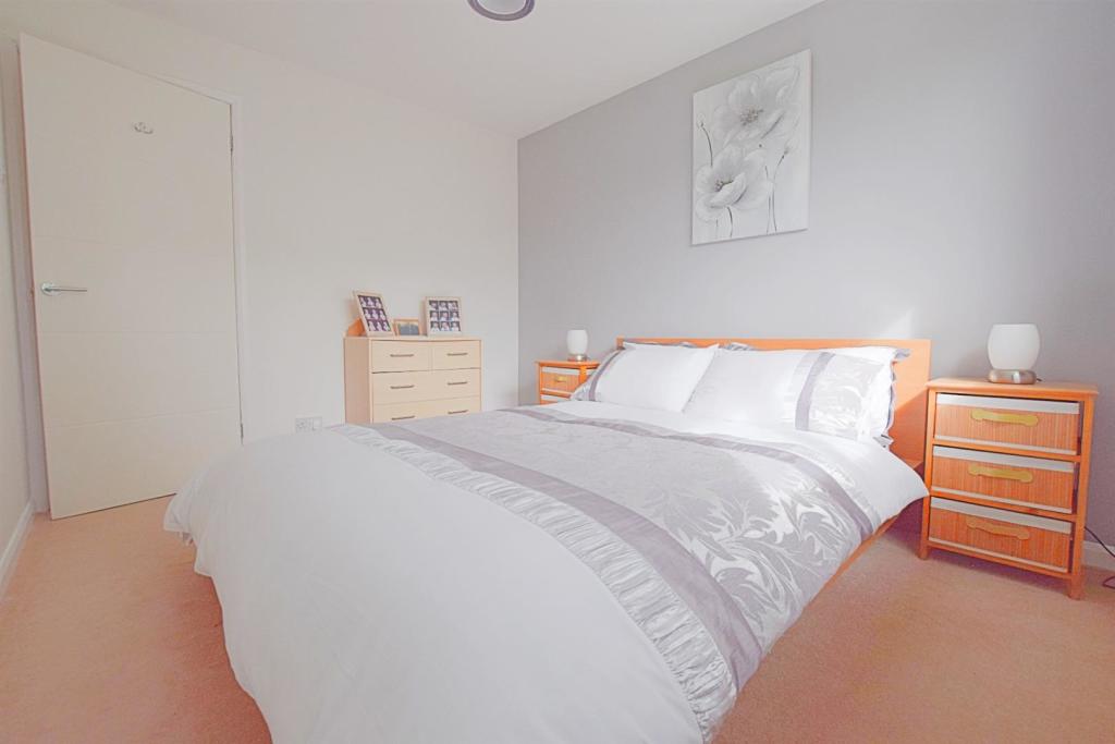 Bedroom One.jpg