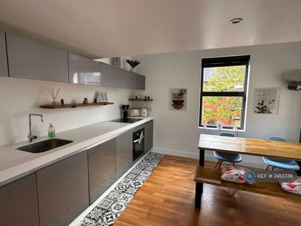 Kitchen / Dinning 
