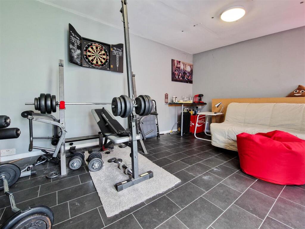 Outbuilding/gym