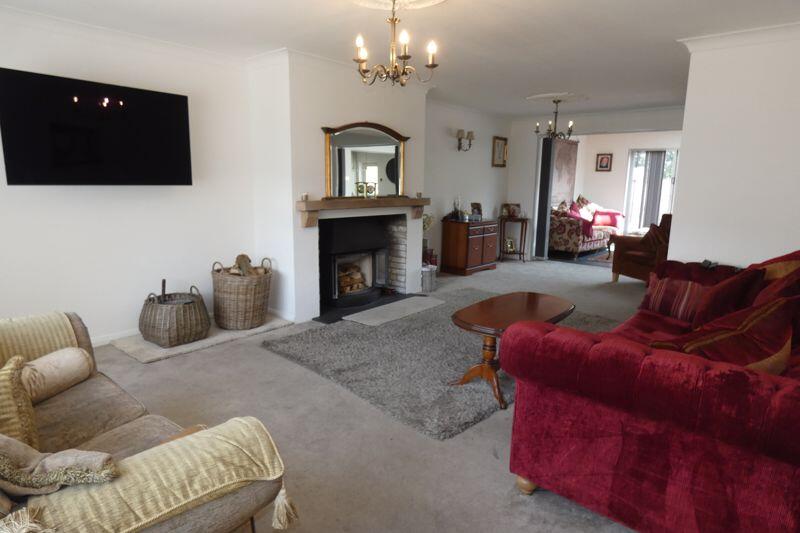 Lounge/Dining room