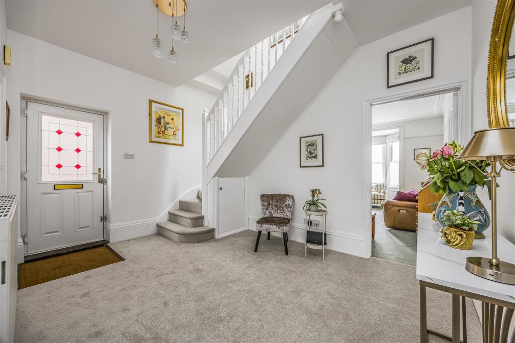 The Nook, North Street, Westbourne-PorticoMarketin