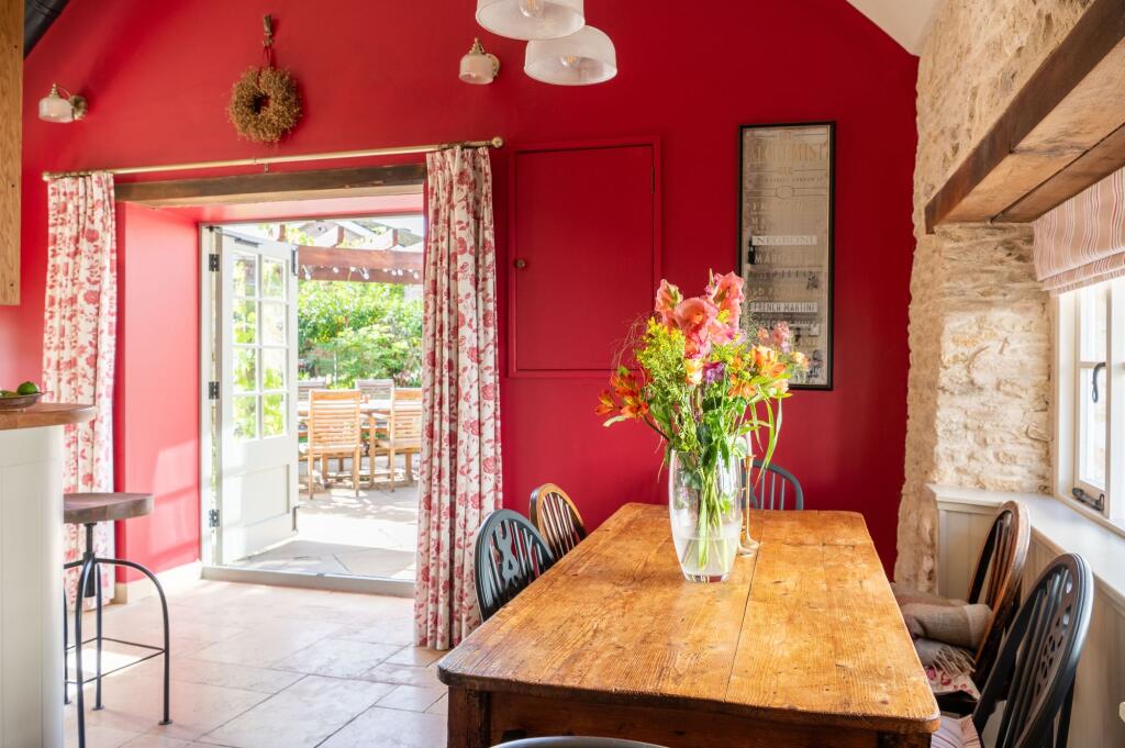 Dining Room/Bar