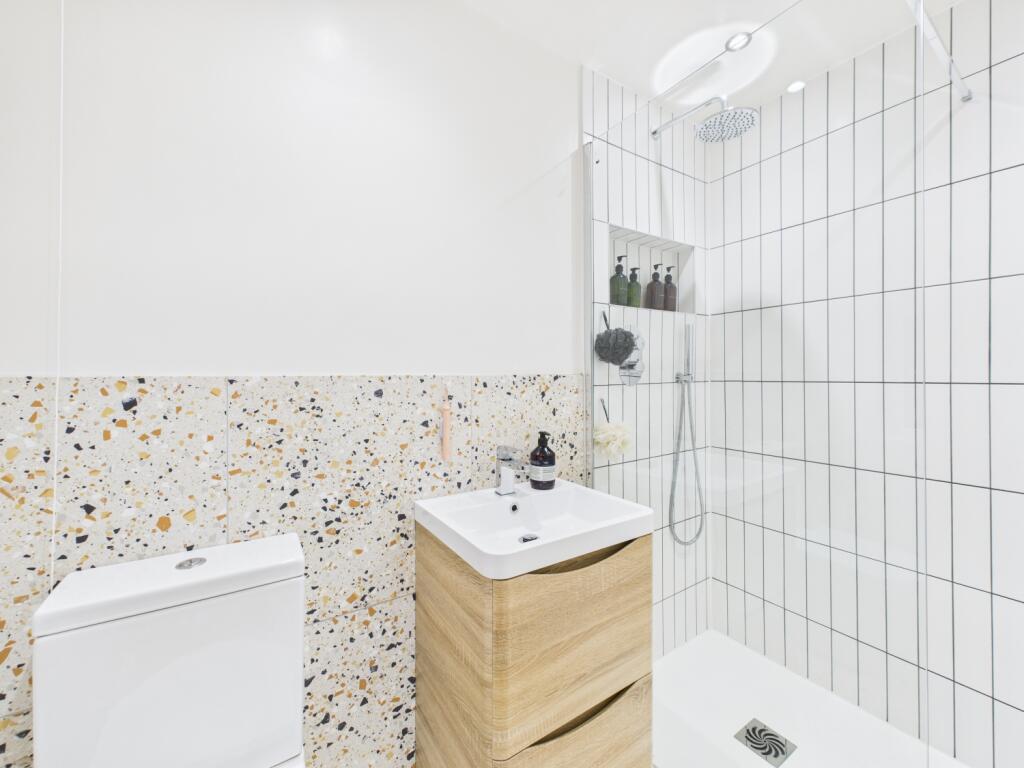 Ensuite to Bedroom One