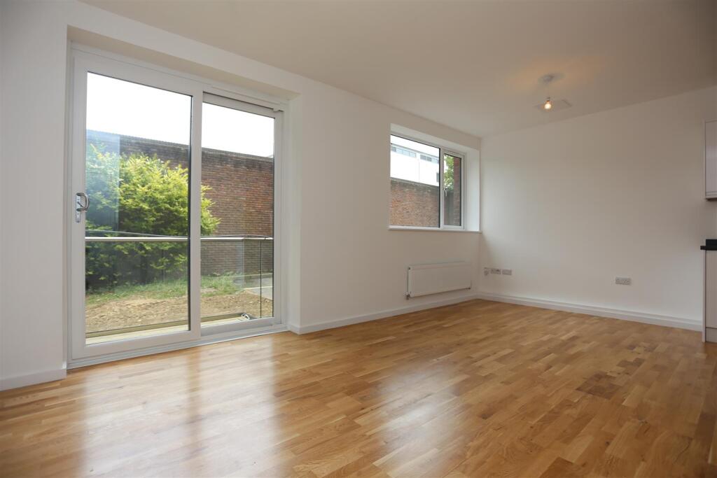 5 Martello Lofts Living Room.JPG
