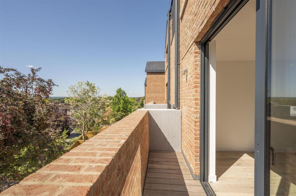 3, Holland Court,7.jpg