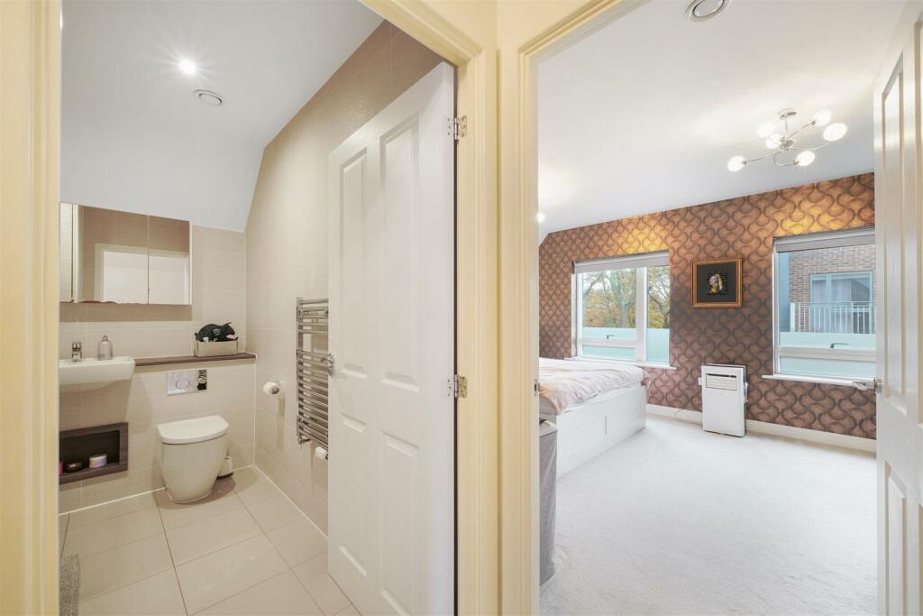 7 Irwin Close - G0qWjL2kxASAGxA73b5X.jpg