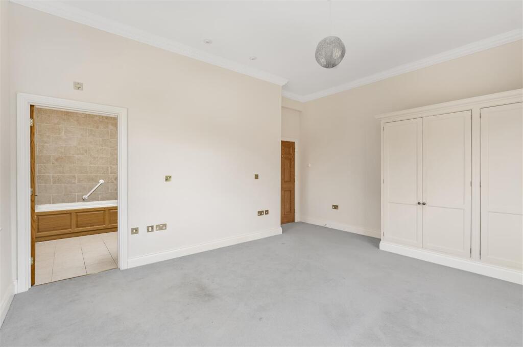 Apartment 10, Godswell Park, Bloxham-13.jpg