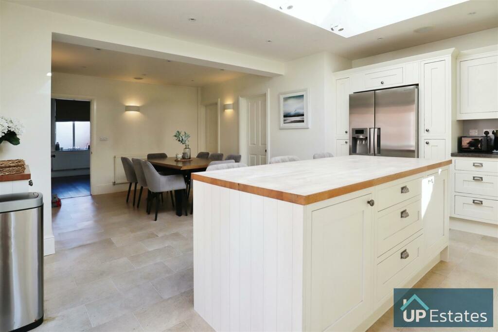 KITCHEN/ DINER