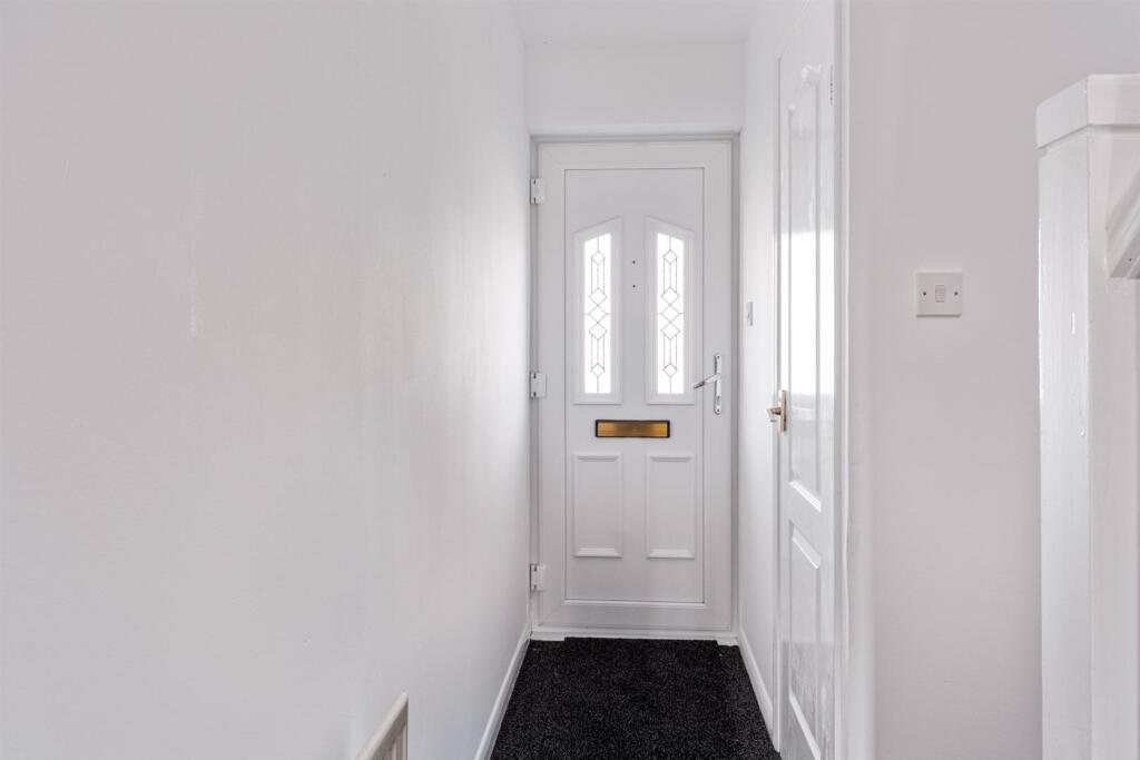 10 - Hallway 1.jpg