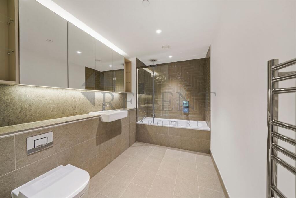 Main ensuite
