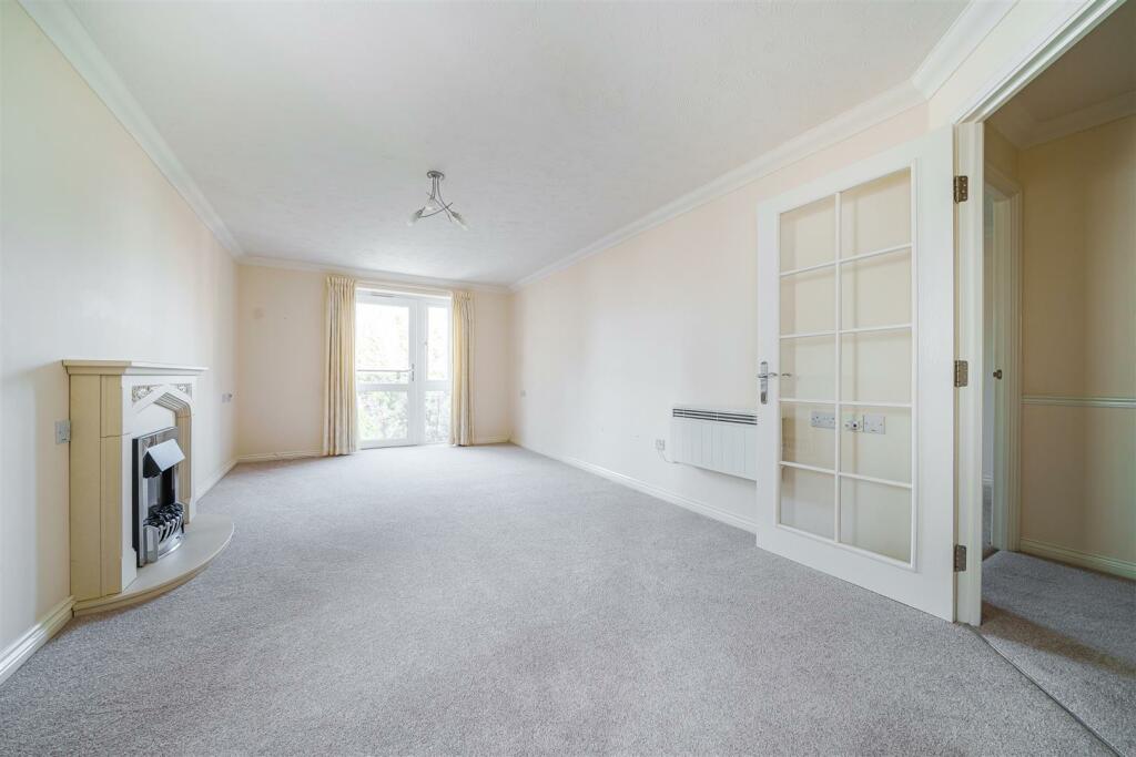 Living Room.JPG