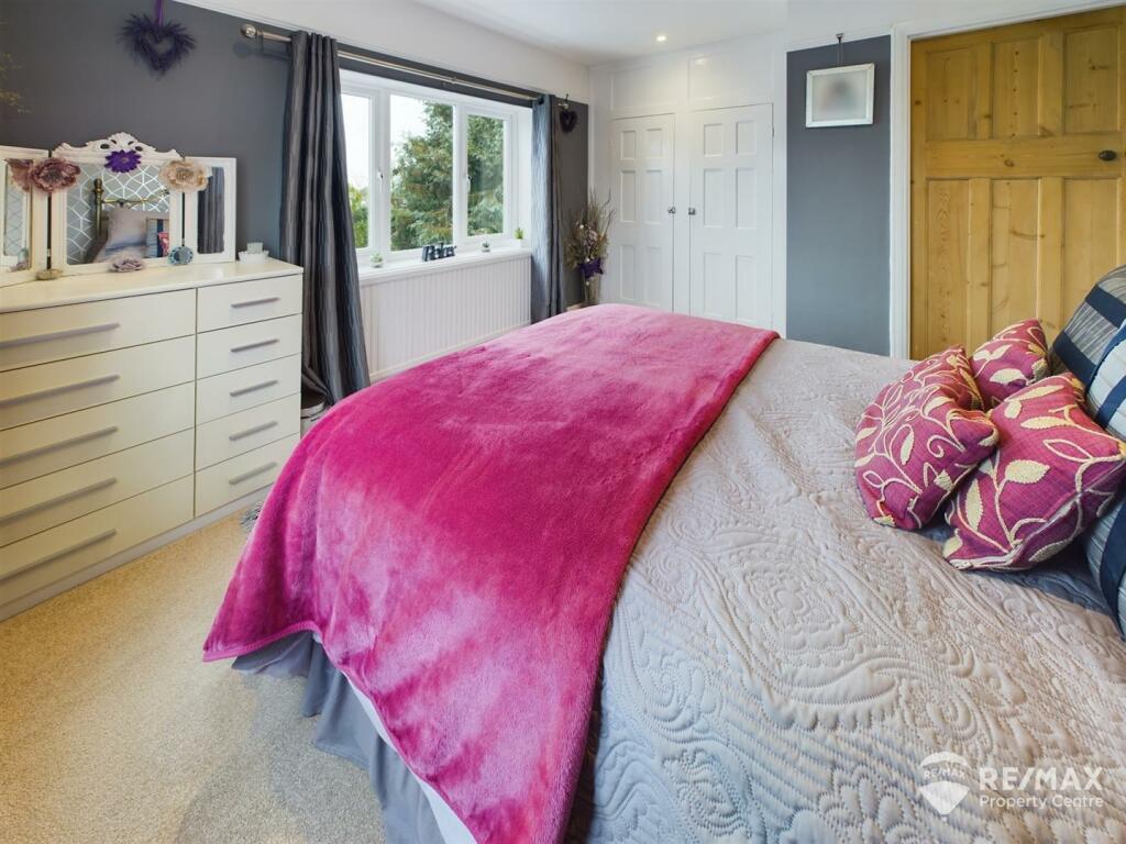 Bedroom 4 (4).jpg
