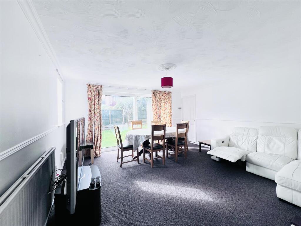 Lounge 2