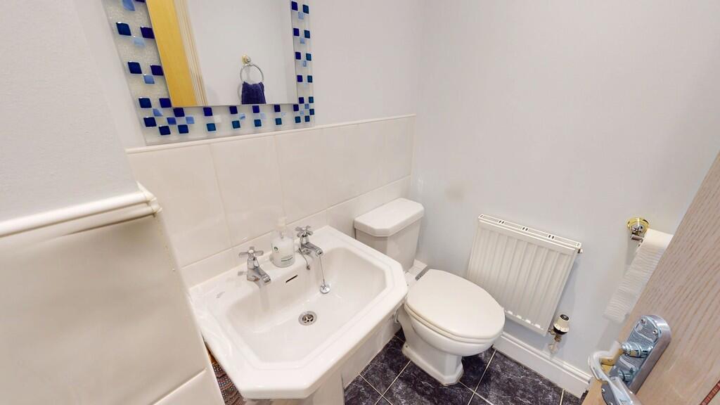 1721-10062025_161...