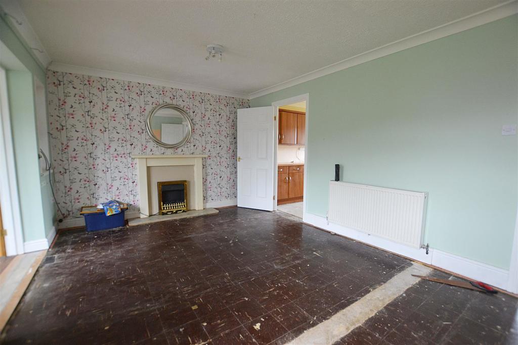 living room...JPG