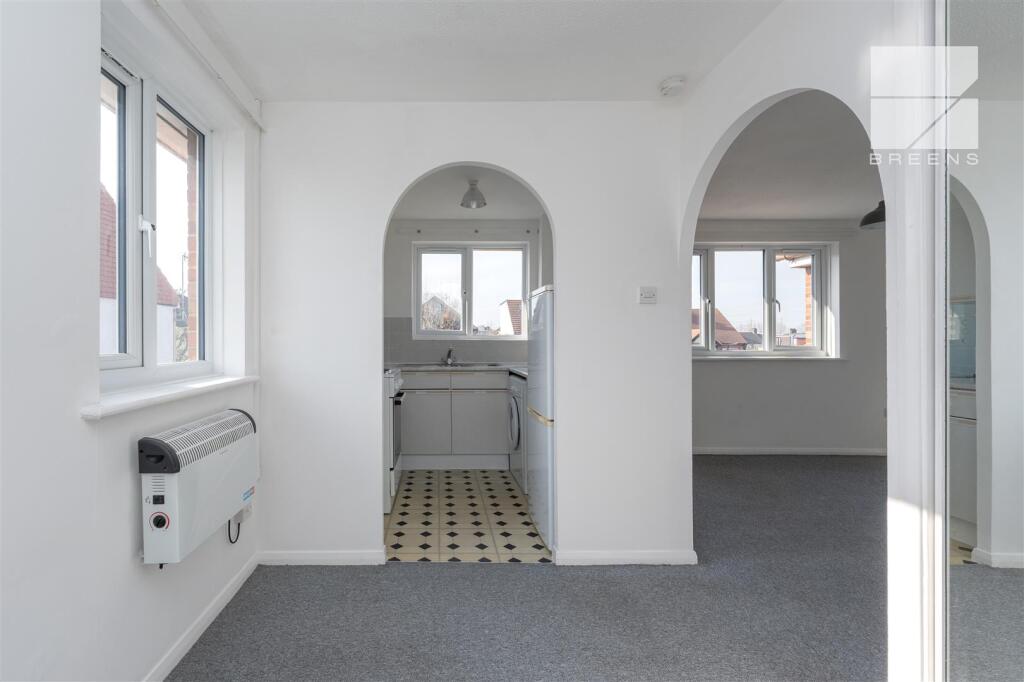 Flat 9, 116 Burnham Road_0007.jpg