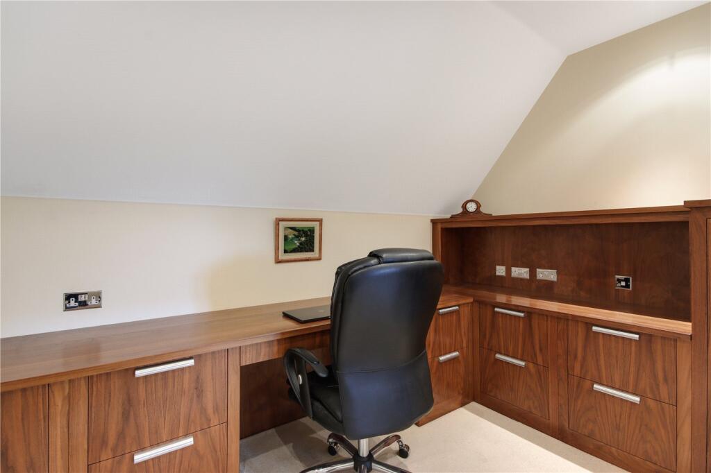 Dressing Rm/Study