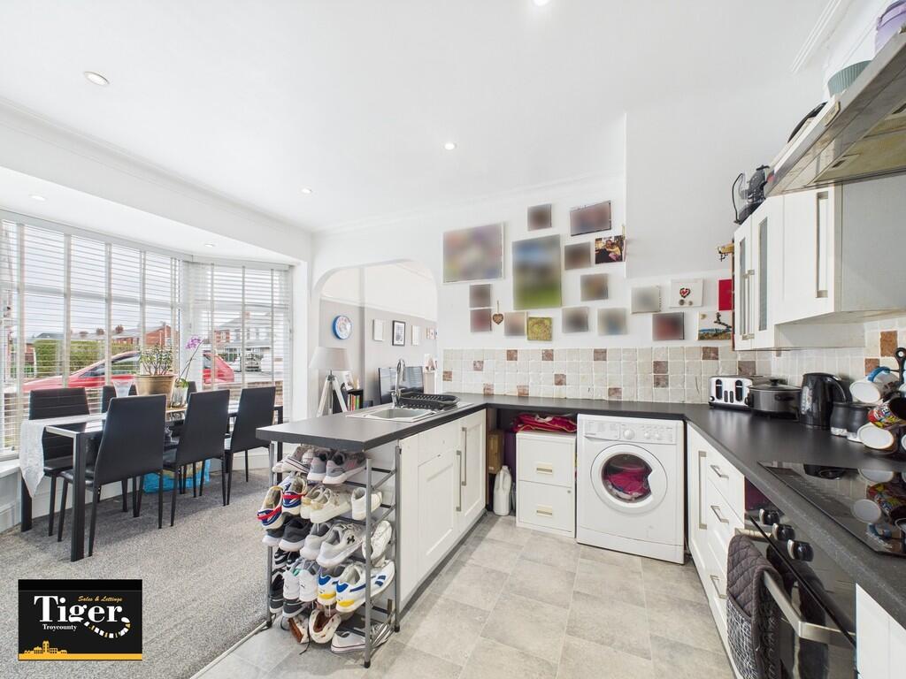 CAM02176G0-PR0517...