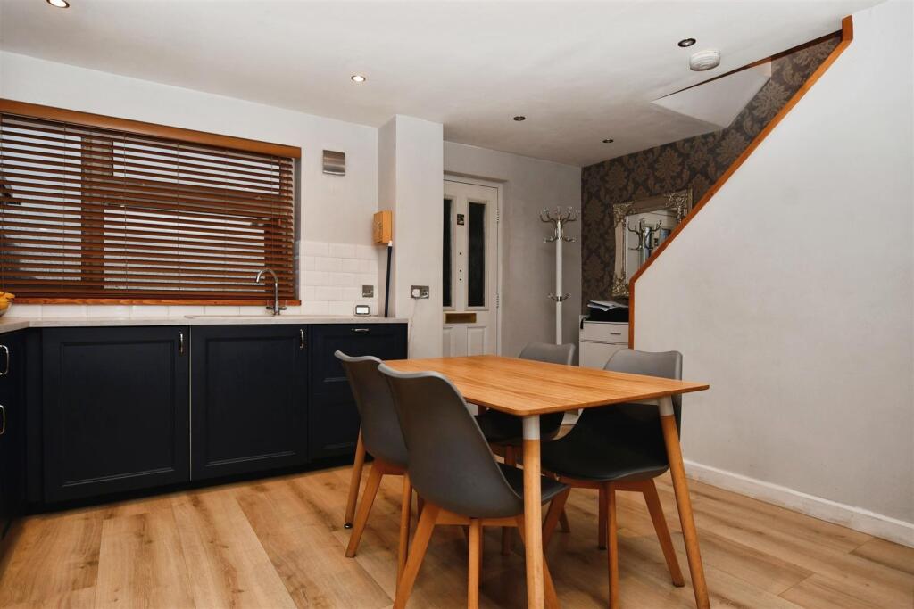 Fitted Kitchen