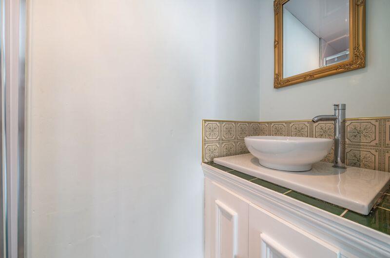 En Suite to bedroom 2