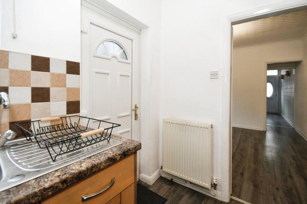 KITCHEN 02.jpg