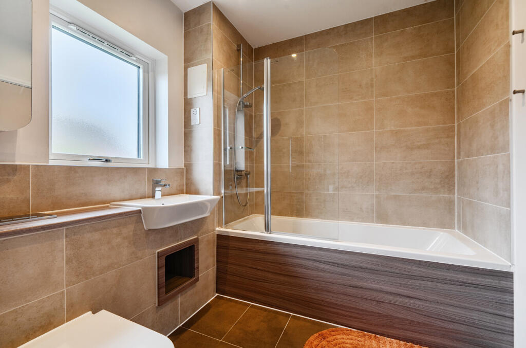 1359749-12-68d66a...