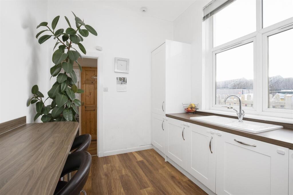 52 Main Street_13.jpg