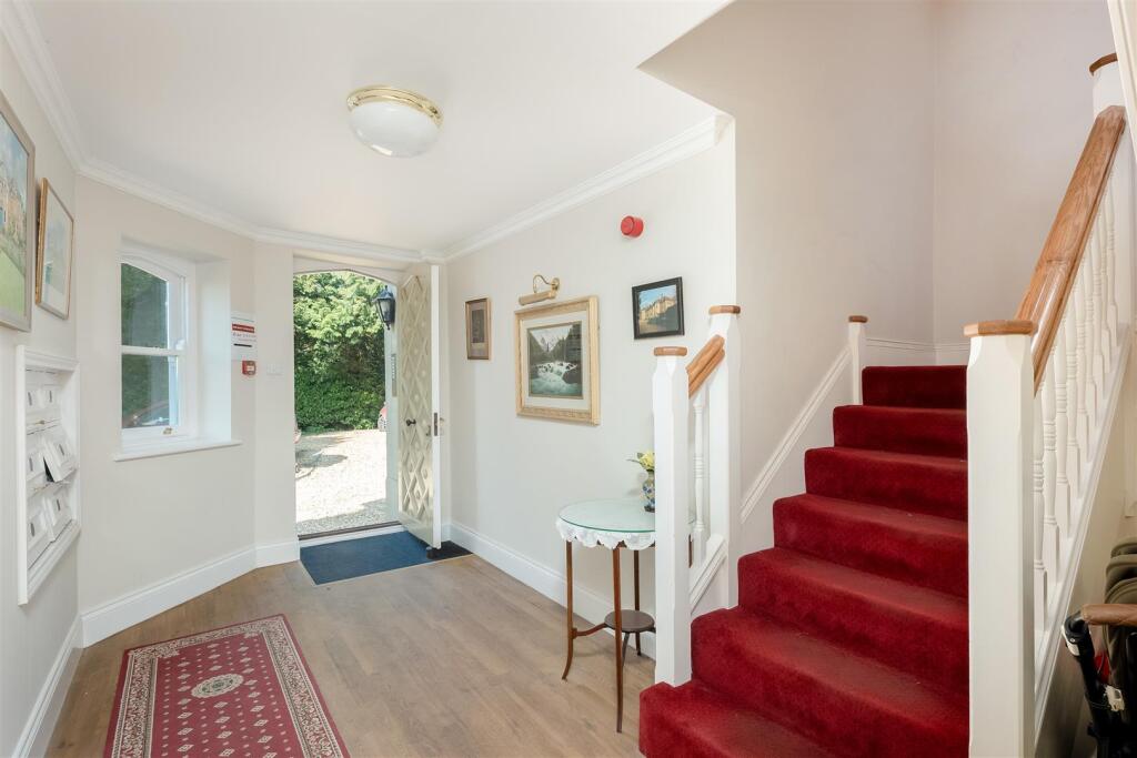 8 Wychwood House-10.jpg