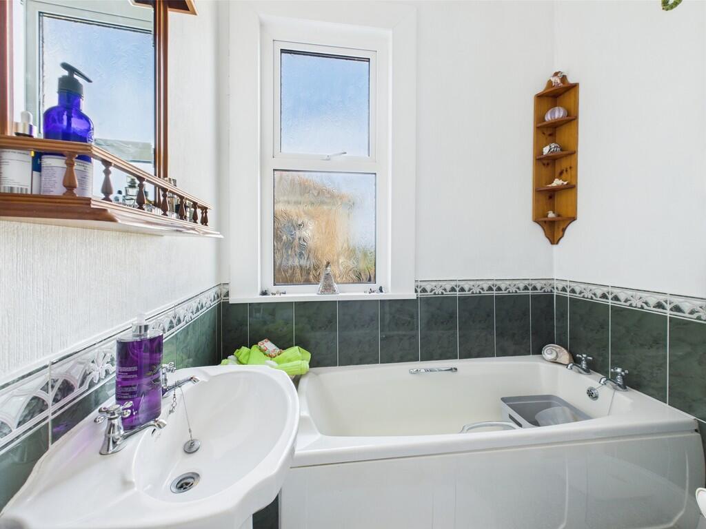 CAM03974G0-PR0140...