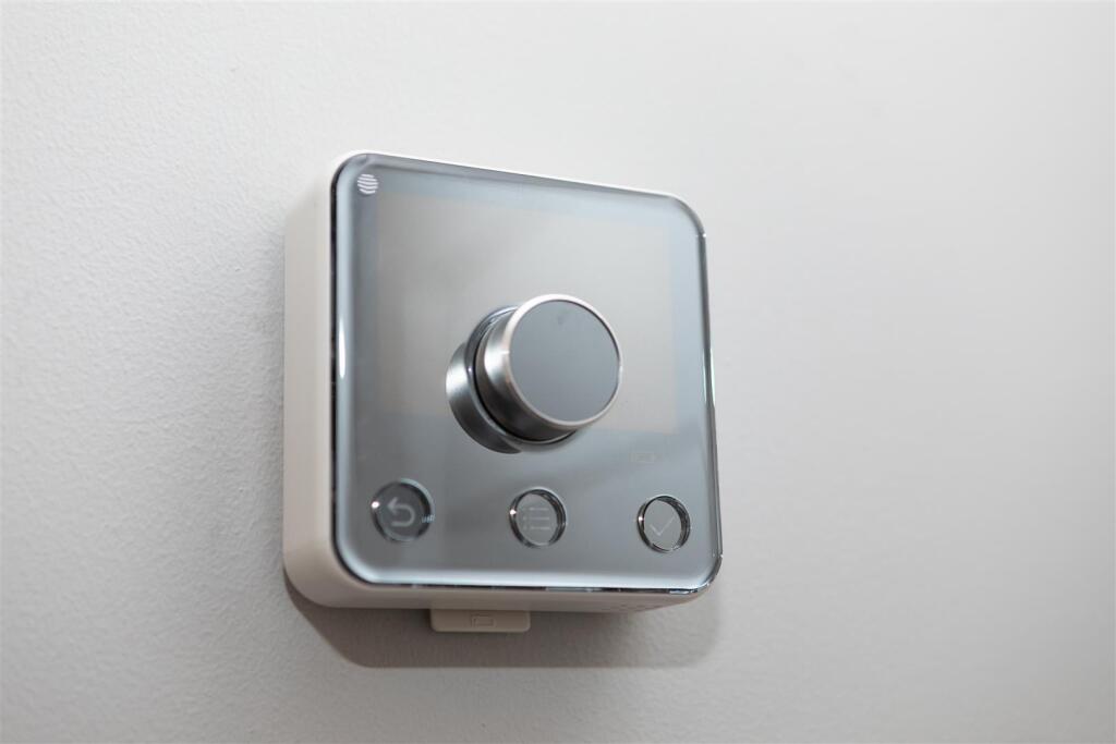 HIVE CONTROLS