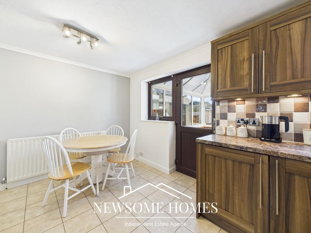 Kitchen/ Dining Room