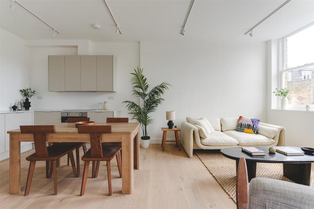 Clissold Crescent-12.jpg