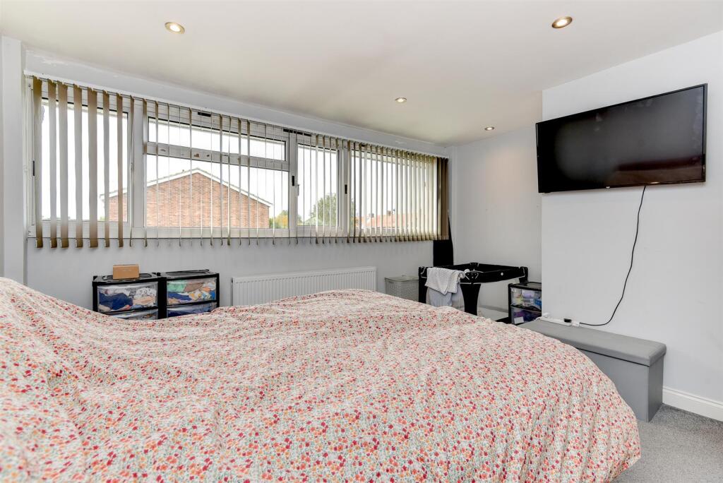 For Sale by Aspire Residential | Wolstenbury Road
