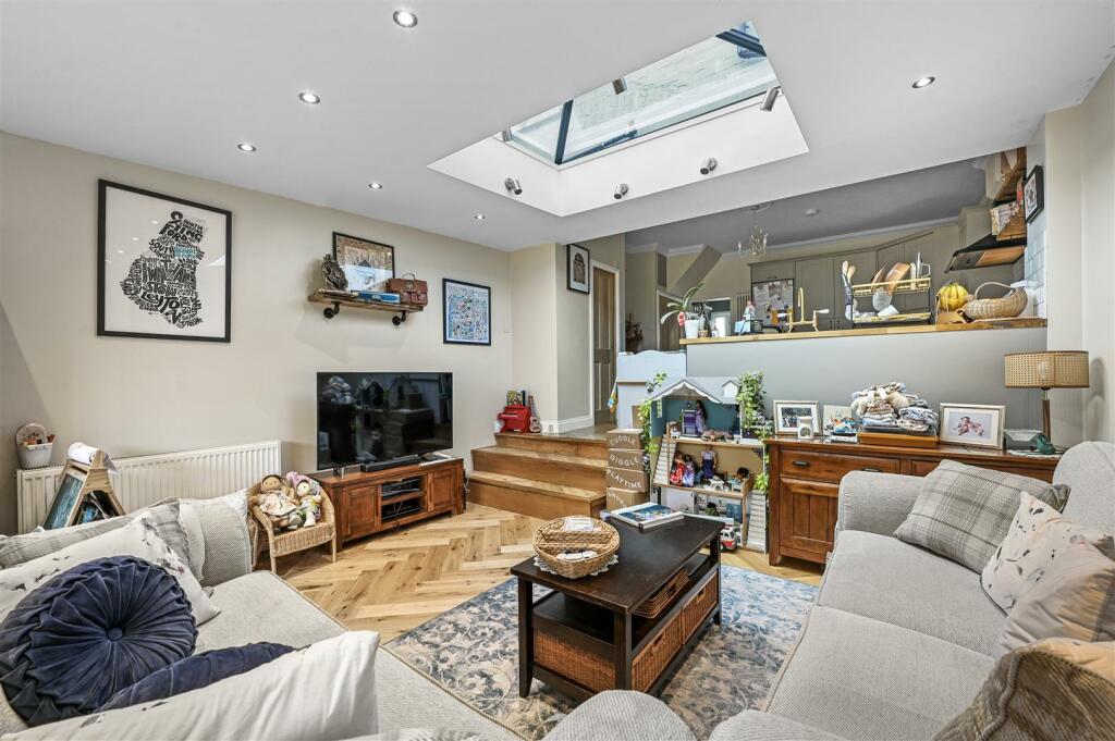 Kitchen Reception 7.JPG