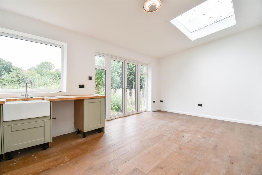 Kitchen / Dining