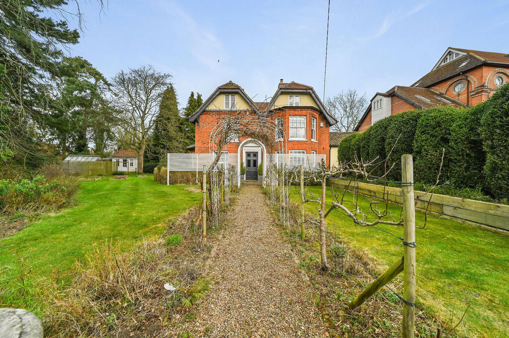 PT-TV-HawksmillHo...