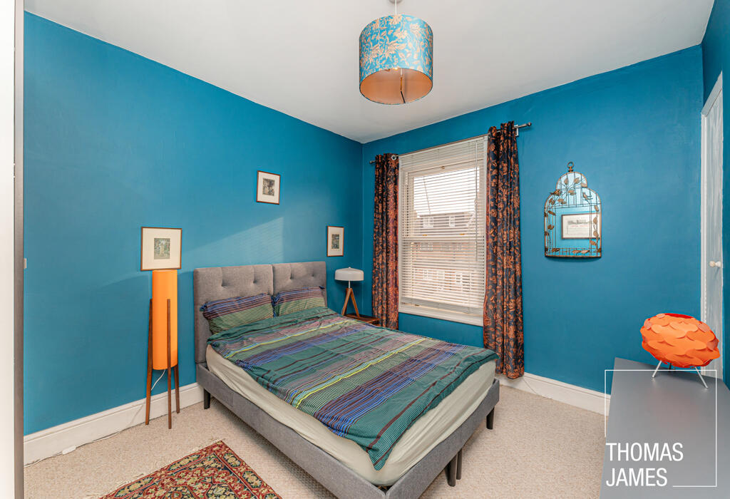 Morley Avenue, bedroom