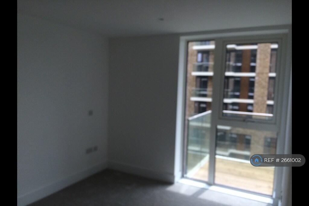 Large Bedroom
