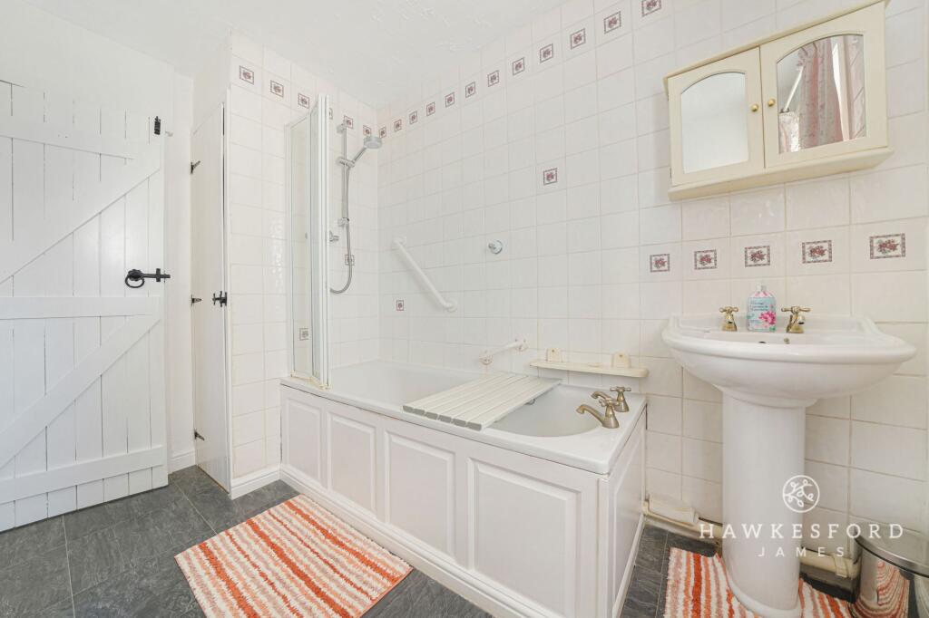 Albion Plane, Newington - Bathroom